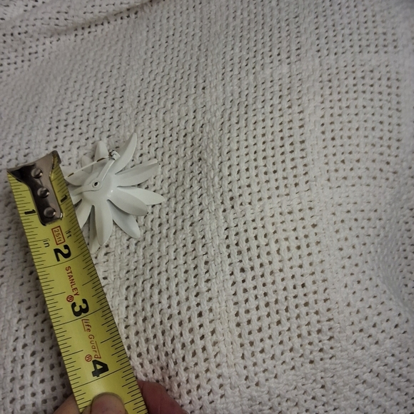 Vintage Lazy Susan white/ black daisy brooch - Picture 5 of 5